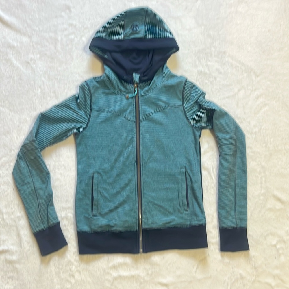 Sz 6 lululemon athletic jacket